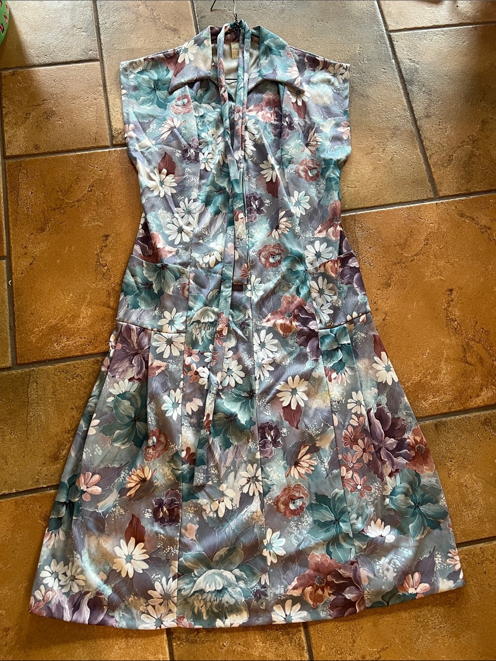VINTAGE 1970’s FLORAL DRESS
